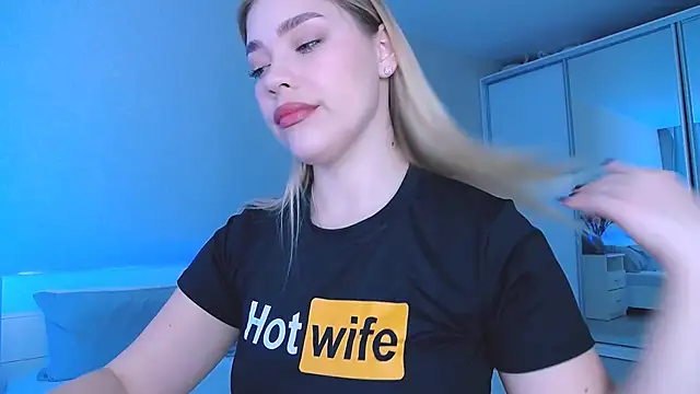 DIANAxxxDIAMOND online show from October 13, 2025, 8:05 am