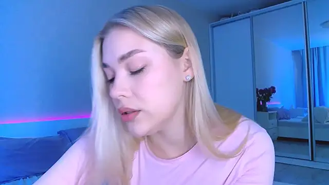 DIANAxxxDIAMOND online show from November 7, 2025, 8:52 am