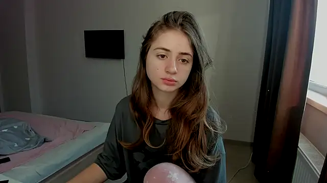 Snapshot of LilyHaart chatting on November 6, 2025, 6:06 am LilyHaart online show from November 6, 2025, 6:06 am