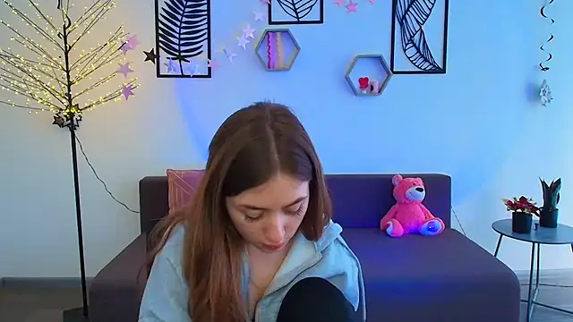 Snapshot of LilyHaart chatting on March 15, 2025, 9:19 am LilyHaart online show from March 15, 2025, 9:19 am