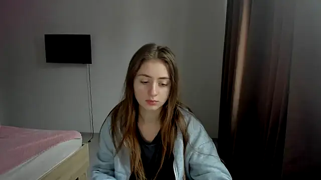 Snapshot of LilyHaart chatting on November 24, 2025, 11:10 am LilyHaart online show from November 24, 2025, 11:10 am