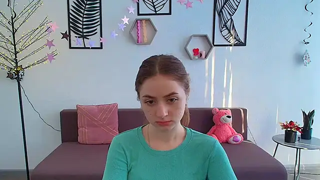 Snapshot of LilyHaart chatting on March 14, 2025, 6:32 am LilyHaart online show from March 14, 2025, 6:32 am