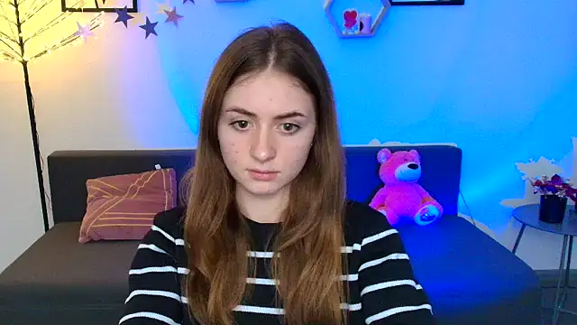 Snapshot of LilyHaart chatting on March 11, 2025, 5:35 pm LilyHaart online show from March 11, 2025, 5:35 pm