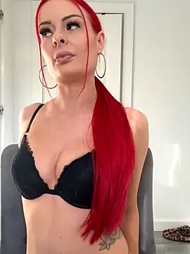 Snapshot of FariBanxOfficial chatting on November 26, 2025, 2:28 pm FariBanxOfficial online show from November 26, 2025, 2:28 pm