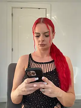 Snapshot of FariBanxOfficial chatting on January 11, 2026, 2:35 pm FariBanxOfficial online show from January 11, 2026, 2:35 pm