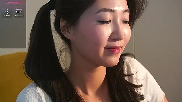 SeulBi online show from March 13, 2025, 12:02 pm