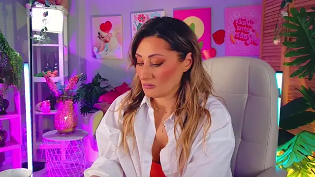 SarahAlluring online show from April 13, 2026, 3:16 pm