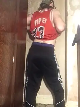 Snapshot of HairyCubBttmboy chatting on March 18, 2025, 1:35 am HairyCubBttmboy online show from March 18, 2025, 1:35 am