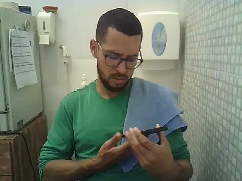 pdasgyn online show from November 28, 2025, 1:11 pm