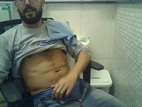 pdasgyn online show from April 15, 2026, 7:58 pm