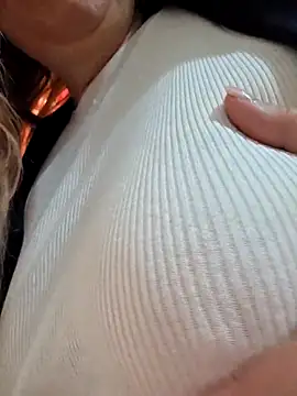 Irina3718 online show from April 9, 2026, 1:50 pm