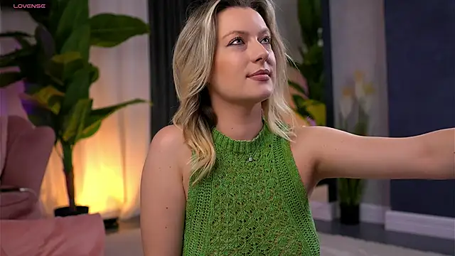 Snapshot of AnnastasiaMills chatting on November 14, 2025, 9:07 pm AnnastasiaMills online show from November 14, 2025, 9:07 pm