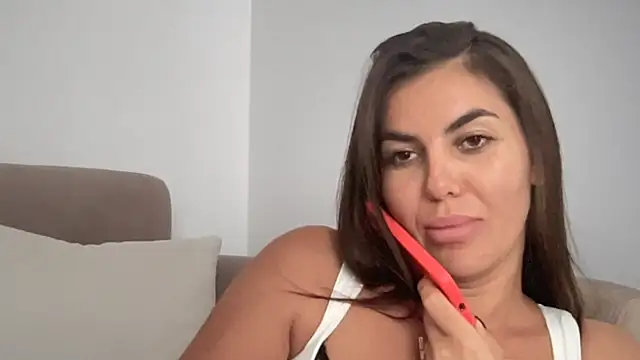 Snapshot of AngelinaMeov chatting on October 7, 2025, 1:01 pm AngelinaMeov online show from October 7, 2025, 1:01 pm