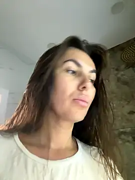 Snapshot of AngelinaMeov chatting on October 6, 2025, 2:07 pm AngelinaMeov online show from October 6, 2025, 2:07 pm