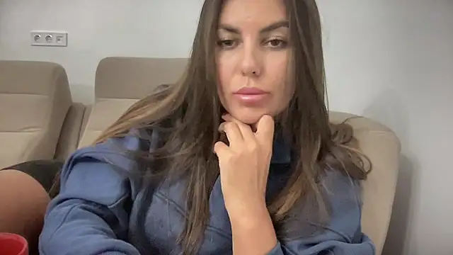 Snapshot of AngelinaMeov chatting on September 12, 2025, 4:40 pm AngelinaMeov online show from September 12, 2025, 4:40 pm