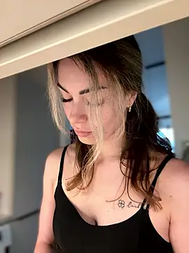 SweetDarling7 online show from January 14, 2026, 2:09 pm