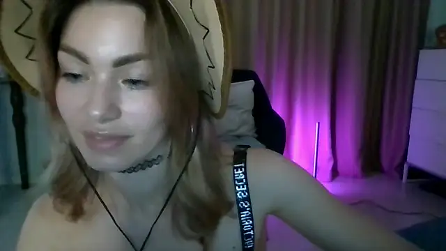 Snapshot of SweetDarling7 chatting on March 15, 2025, 2:55 pm SweetDarling7 online show from March 15, 2025, 2:55 pm