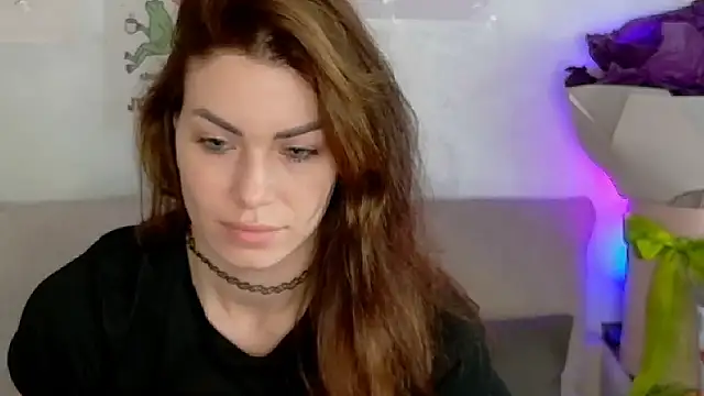 SweetDarling7 online show from April 2, 2026, 7:04 am