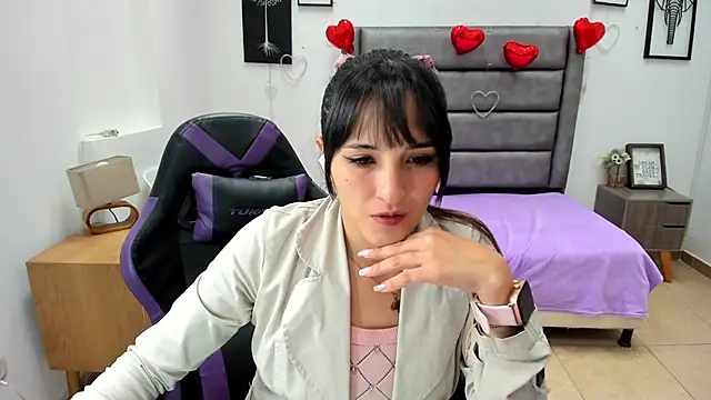 Tania Duque online show from March 16, 2026, 1:59 pm