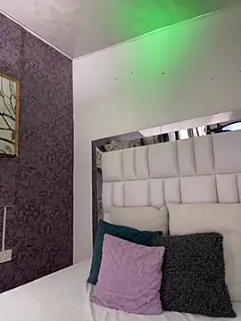 LunaCandy  online show from November 10, 2025, 1:27 pm