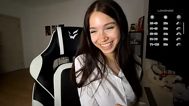 MayAgard online show from November 26, 2025, 4:18 pm