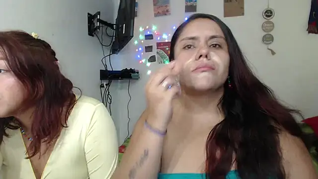 Snapshot of nicky_andcamil chatting on March 13, 2026, 9:31 pm nicky andcamil online show from March 13, 2026, 9:31 pm