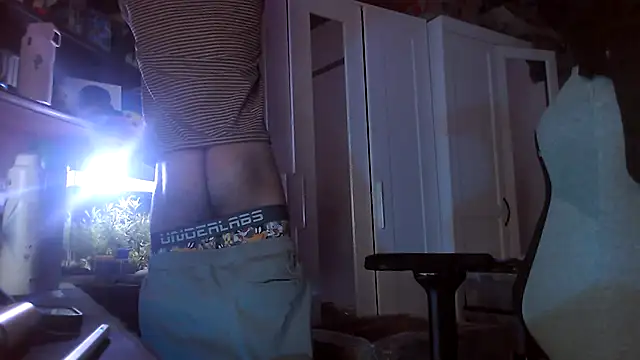 Snapshot of twink69Finger chatting on October 1, 2025, 5:17 pm twink69Finger online show from October 1, 2025, 5:17 pm