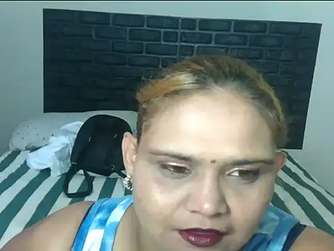 Snapshot of clover_cams1874 chatting on February 4, 2026, 7:03 am clover cams1874 online show from February 4, 2026, 7:03 am