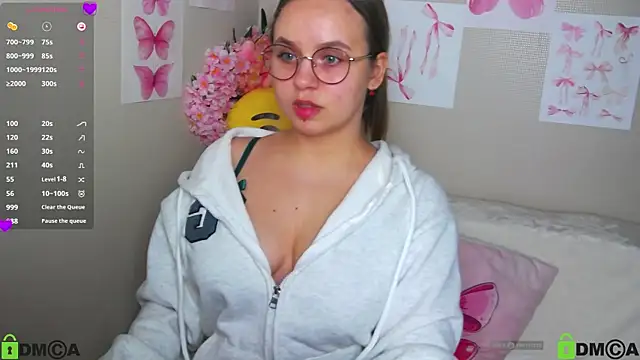 Lilysweet13 online show from October 3, 2025, 10:50 am