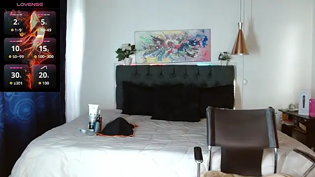 mia velvet1 online show from October 25, 2025, 1:12 pm