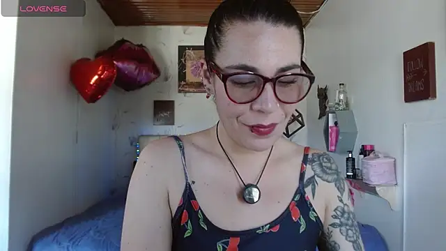 Snapshot of mia_velvet1 chatting on April 26, 2026, 3:20 pm mia velvet1 online show from April 26, 2026, 3:20 pm