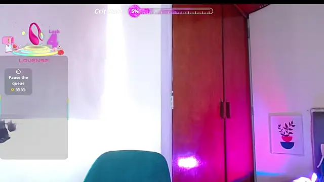 Rose Thompson1 online show from October 4, 2025, 1:34 pm