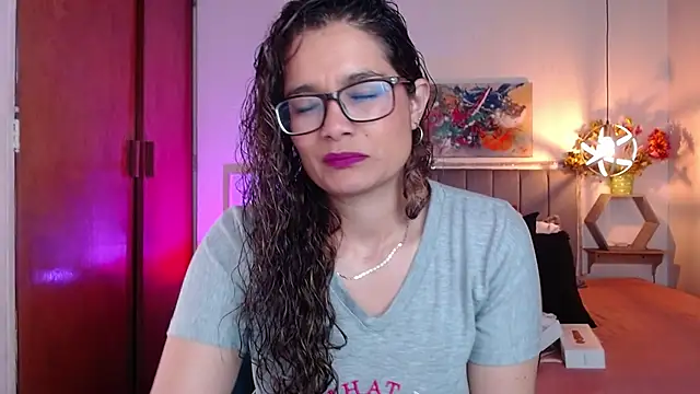 Rose Thompson1 online show from October 2, 2025, 1:36 pm