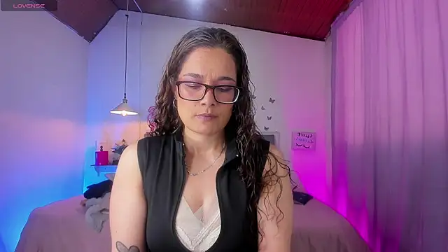 Snapshot of Rose_Thompson1 chatting on May 3, 2026, 1:36 pm Rose Thompson1 online show from May 3, 2026, 1:36 pm