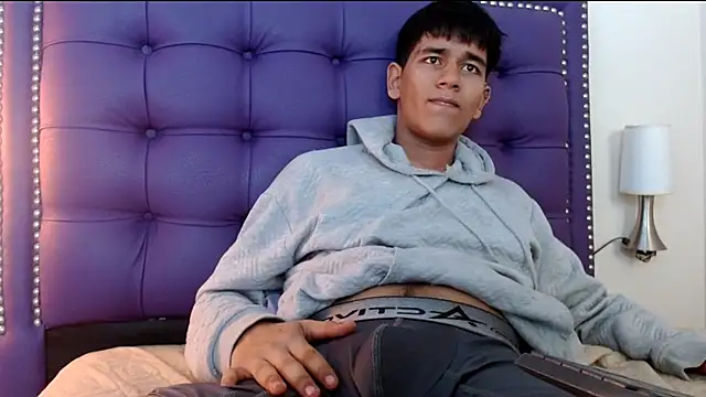 Snapshot of jettdread chatting on March 19, 2025, 8:43 pm jettdread online show from March 19, 2025, 8:43 pm