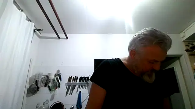 Berg Boy online show from February 14, 2026, 8:42 pm