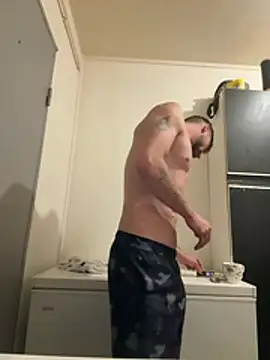 Hugo34bg online show from April 7, 2026, 11:39 pm