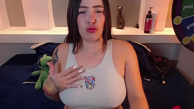 milu w4llace online show from October 14, 2025, 11:58 pm