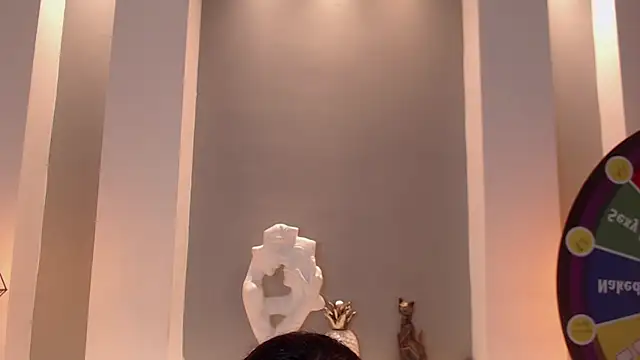 milu w4llace online show from October 3, 2025, 12:47 am