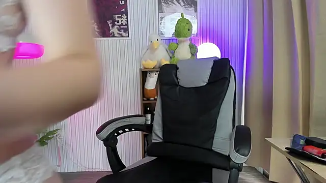 Miyuki wolf online show from September 24, 2025, 1:50 pm