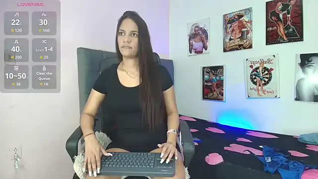 Snapshot of vicky_bigboobs_babe chatting on June 21, 2026, 10:15 pm vicky bigboobs babe online show from June 21, 2026, 10:15 pm