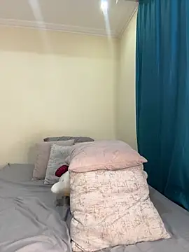 Ivelleee  online show from September 11, 2025, 11:38 pm