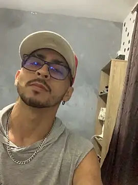NicolasChest xxx online show from September 29, 2025, 2:40 am