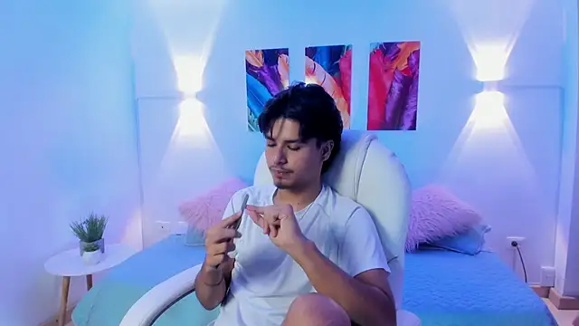 MathewAdams online show from September 12, 2025, 6:29 pm