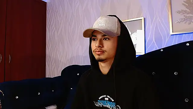 MathewAdams online show from November 14, 2025, 6:33 pm