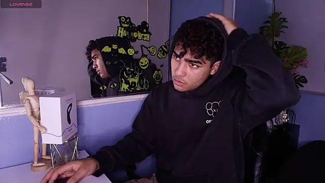 LucasCarterr  online show from September 30, 2025, 10:27 pm