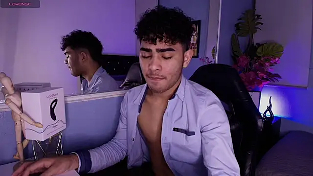 LucasCarterr  online show from September 19, 2025, 3:32 am