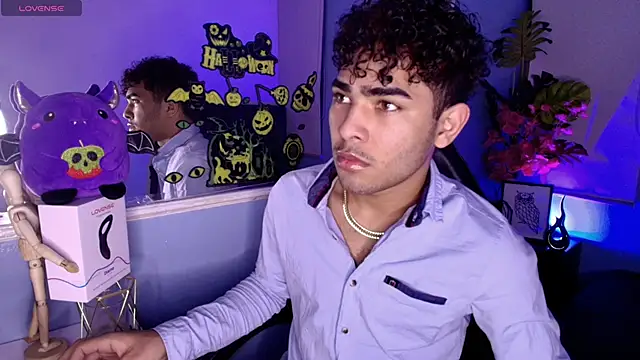 LucasCarterr  online show from October 3, 2025, 3:52 am