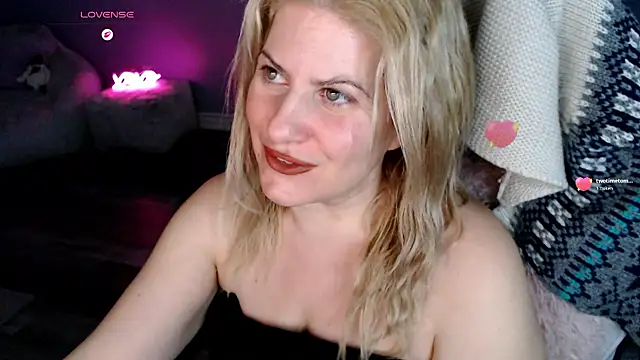 Snapshot of BellaStar84 chatting on January 9, 2026, 12:01 pm BellaStar84 online show from January 9, 2026, 12:01 pm