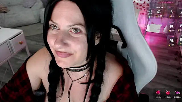 Snapshot of BellaStar84 chatting on July 8, 2026, 6:14 am BellaStar84 online show from July 8, 2026, 6:14 am